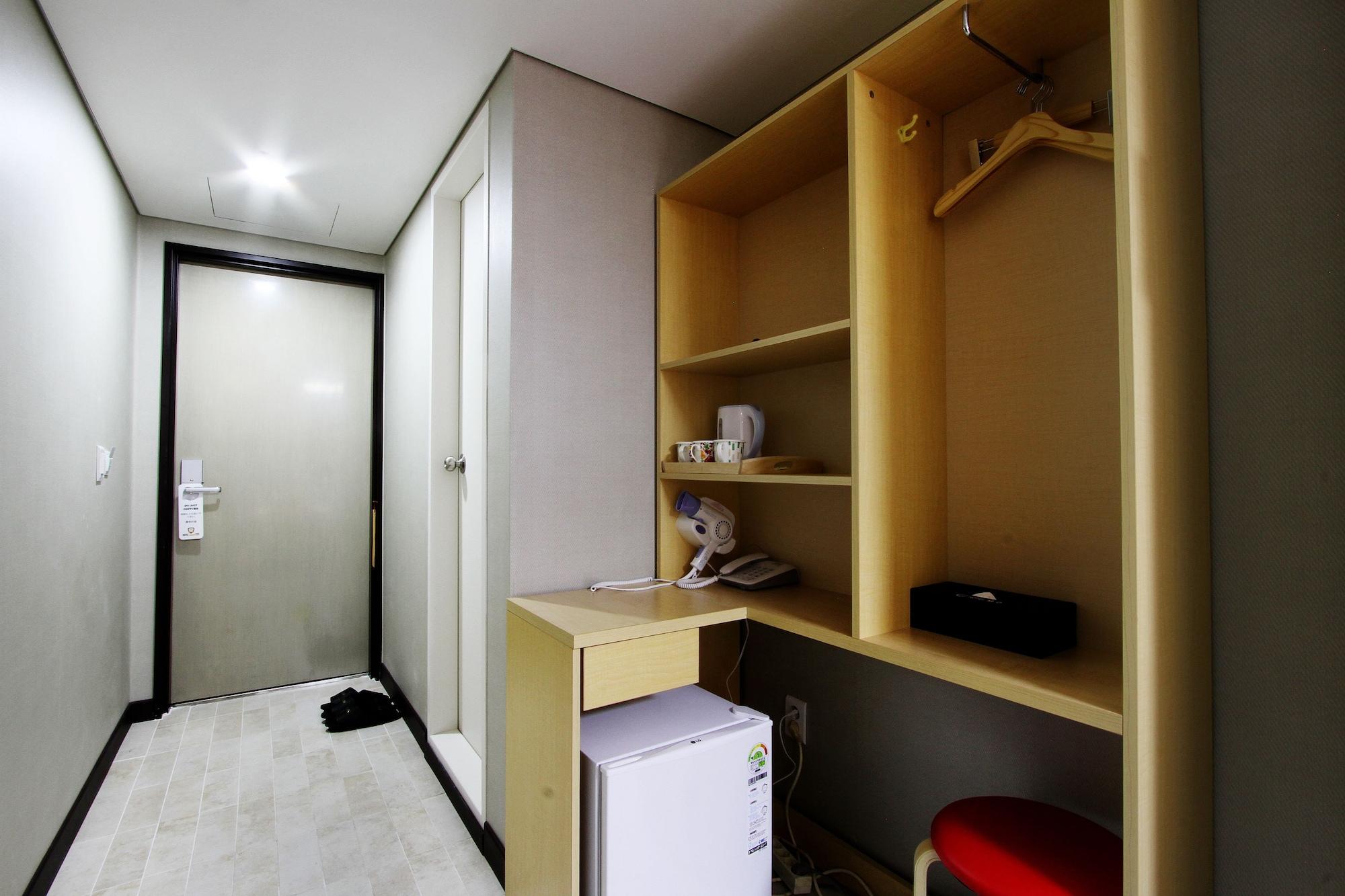 Hotel Cozy Myeongdong Сеул Экстерьер фото