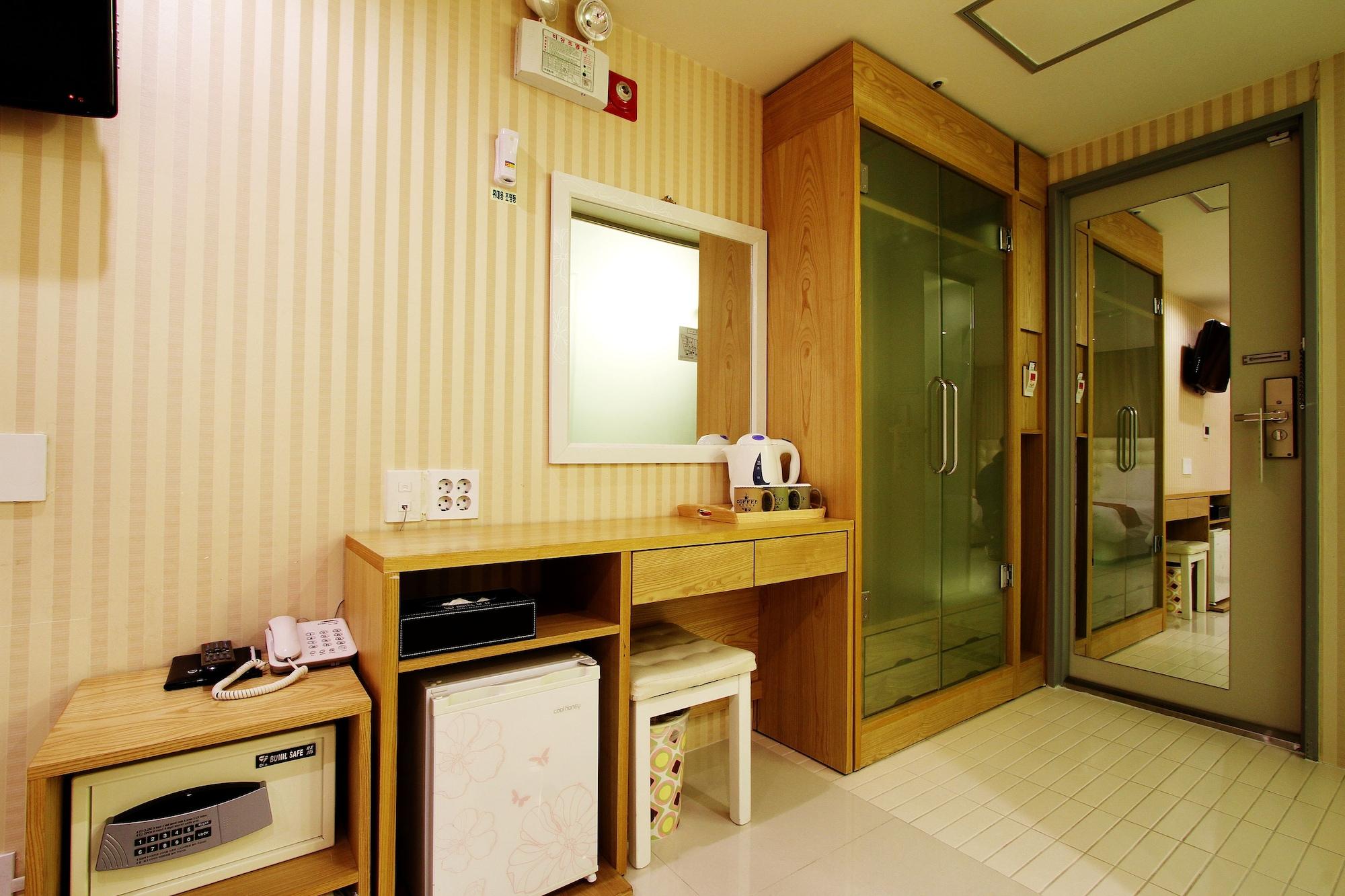 Hotel Cozy Myeongdong Сеул Экстерьер фото